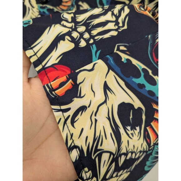 Hawaiian Button Down Men Shirt Size M Skulls Roses Dice Allover Print Retro Art - Picture 6 of 10
